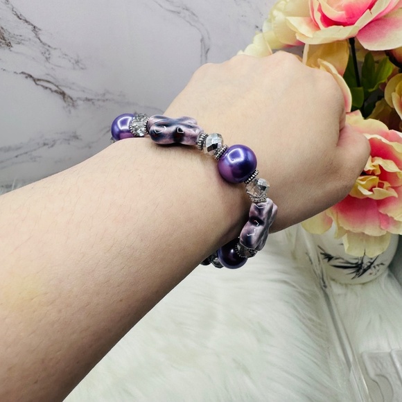 Floral Shaped Stone Beaded Bracelet in Purple Ube - Picture 3 of 6